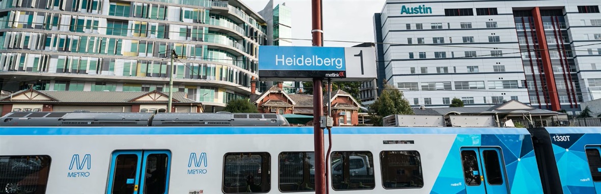 Heidelberg train station is immediately opposite the Austin Hospital